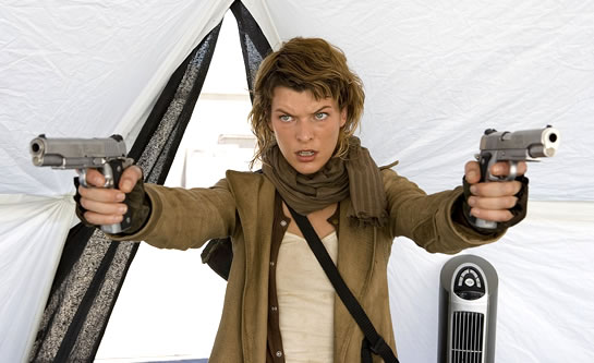 Milla Jovovich In Resident Evil: Extinction With Guns